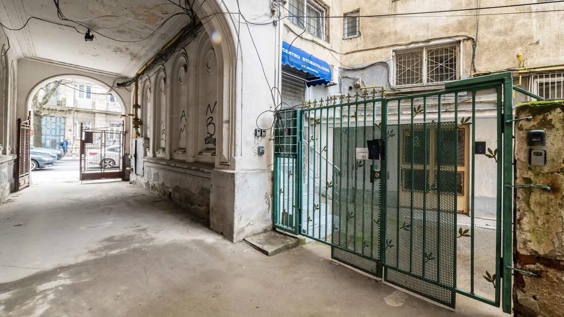 Cismigiu Apartment With Balcony & View Bucharest